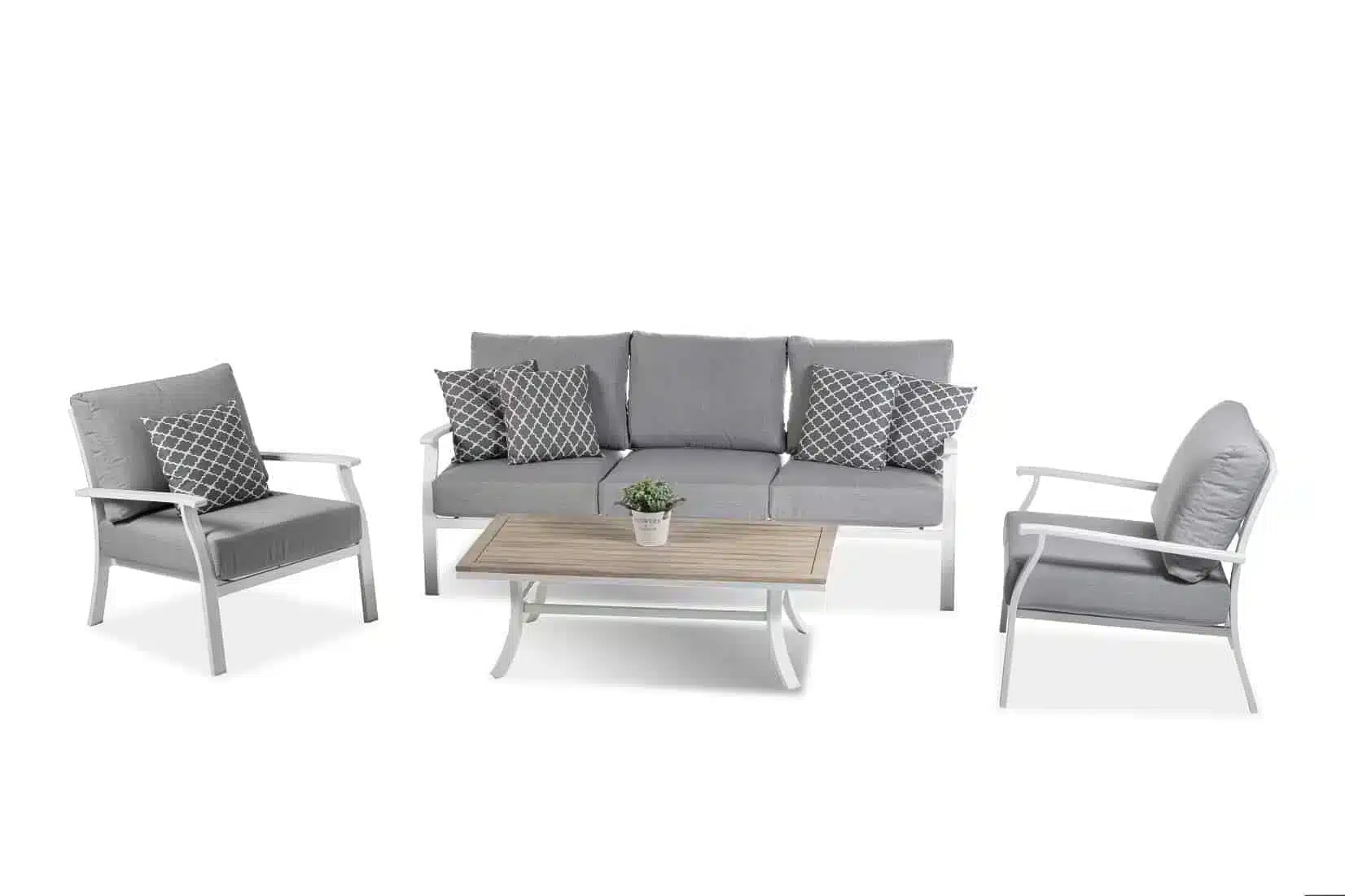 20251209-chic-triple1-1