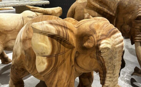 מבחר פסלים מעץ טיק