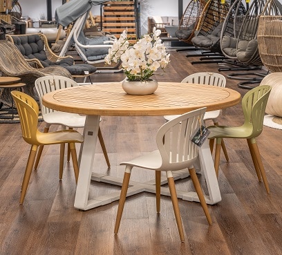 שולחן מרסיי בשילוב 5 כיסאות נסאו לייט