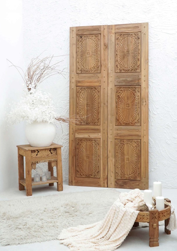 זוג דלתות מעוצבות מעץ טיק