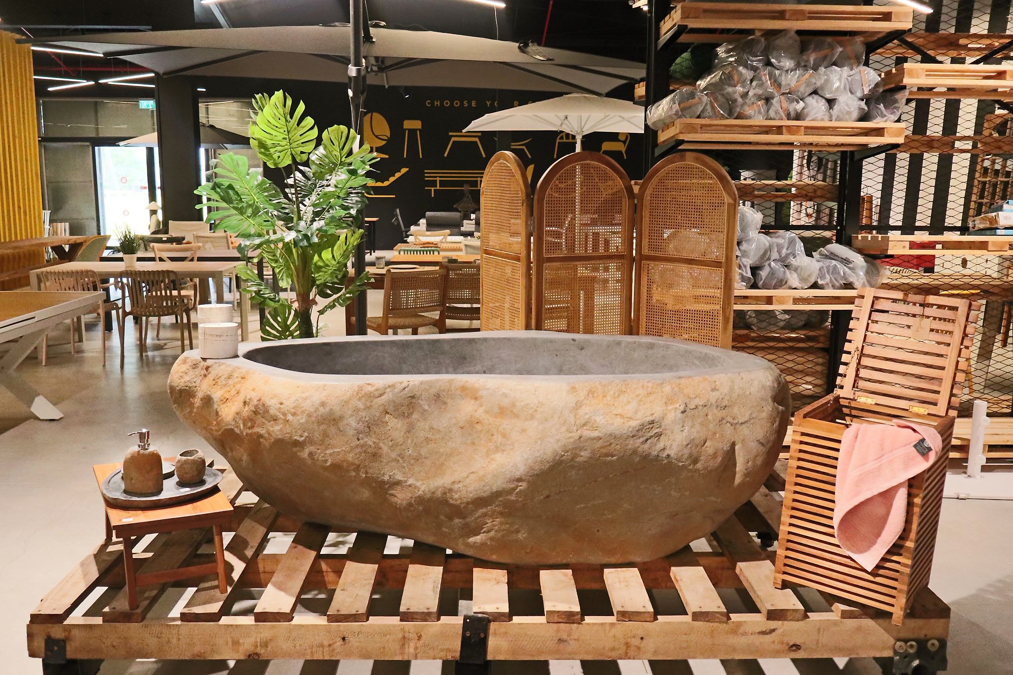 אמבטיה מבזלת אינדונזית