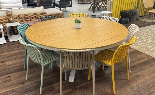 שולחן דלהי 180 בשילוב 8 דיווה