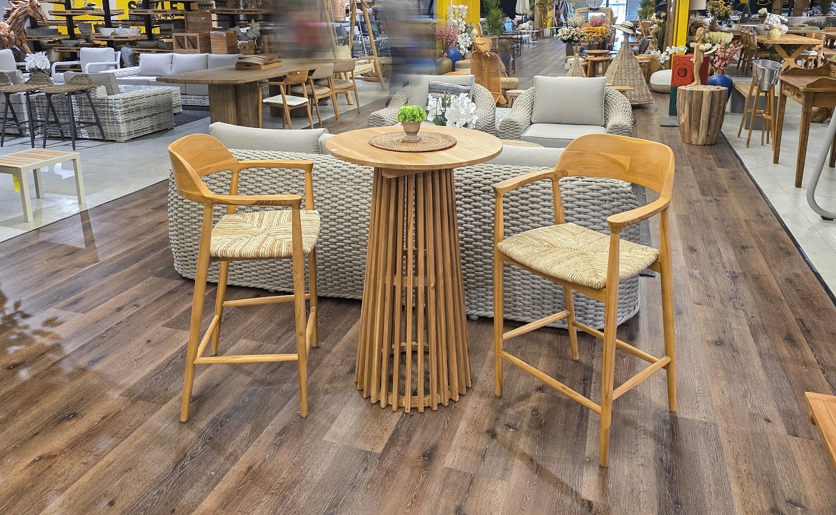 שולחן בר קנטנה בשילוב קנדי